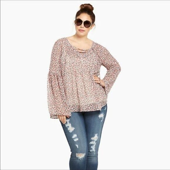 ✨ Torrid Pink Floral Print Chiffon Lace Up Top✨ - Picture 1 of 7